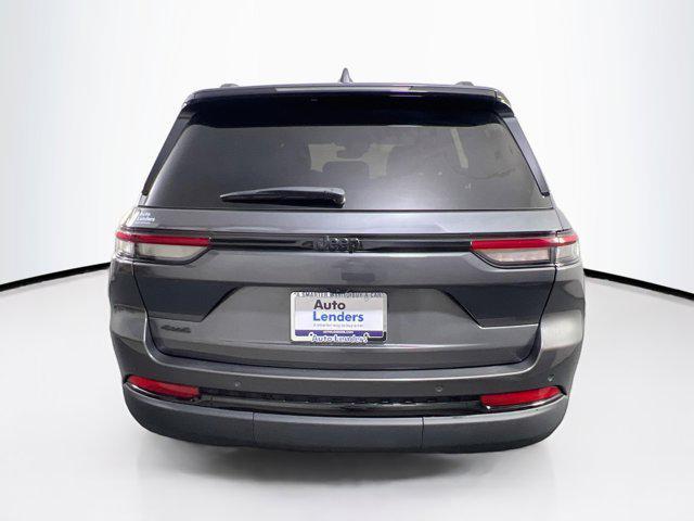 Photo of 2022 Baltic Gray Metallic Clearcoat Jeep Grand Cherokee