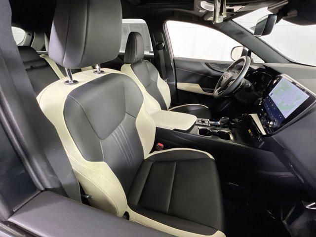 Photo of 2022 Eminent White Pearl Lexus NX 350