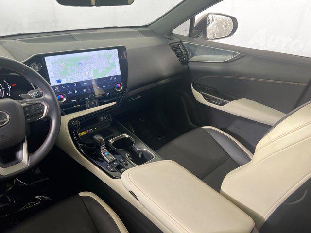 Photo of 2022 Eminent White Pearl Lexus NX 350