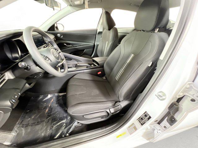 Photo of 2023 Quartz White Hyundai ELANTRA