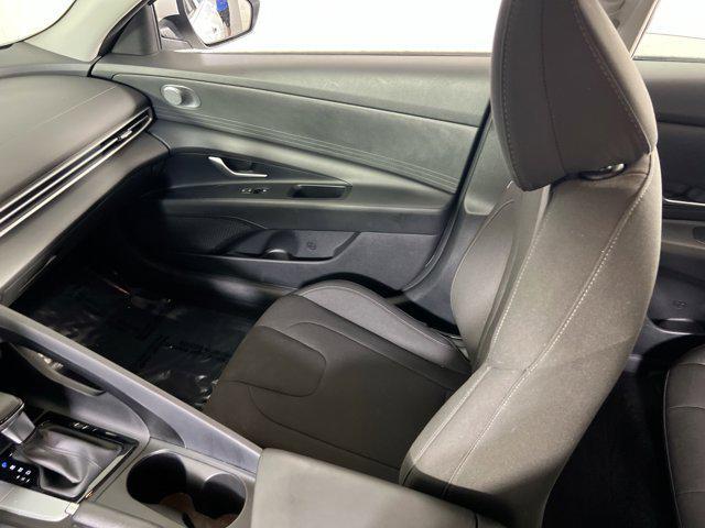 Photo of 2023 Quartz White Hyundai ELANTRA