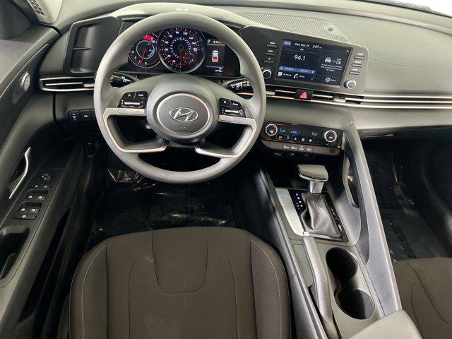 Photo of 2023 Quartz White Hyundai ELANTRA