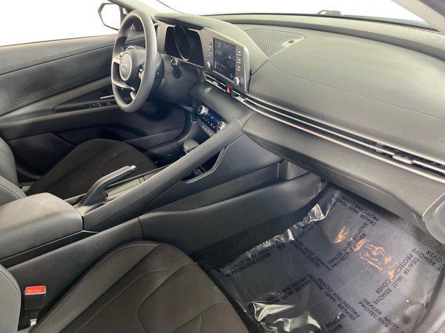 Photo of 2023 Quartz White Hyundai ELANTRA