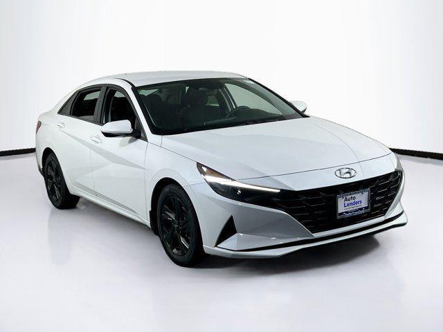 Photo of 2023 Quartz White Hyundai ELANTRA