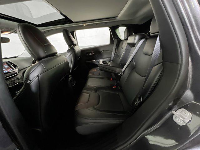 Photo of 2022 Granite Crystal Metallic Clearcoat Jeep Cherokee