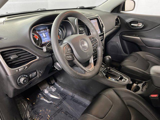 Photo of 2022 Granite Crystal Metallic Clearcoat Jeep Cherokee