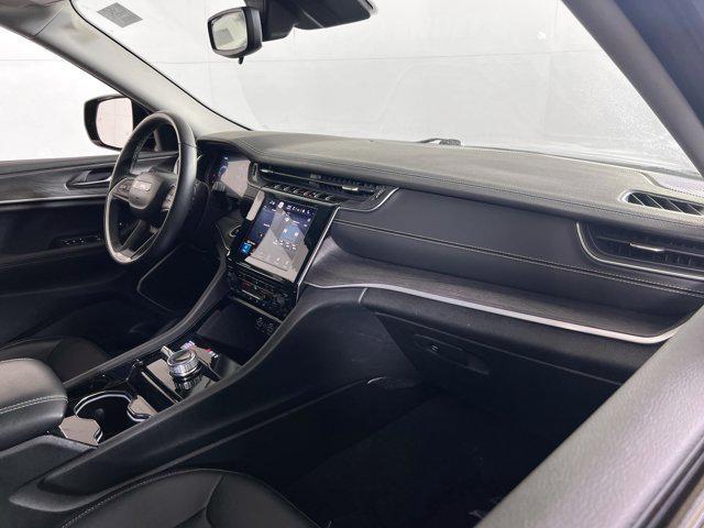 Photo of 2021 Velvet Red Pearlcoat Jeep Grand Cherokee L
