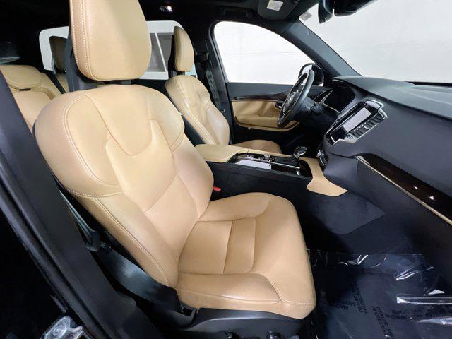 Photo of 2017 Onyx Black Metallic Volvo XC90