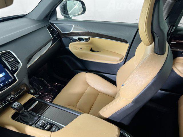 Photo of 2017 Onyx Black Metallic Volvo XC90