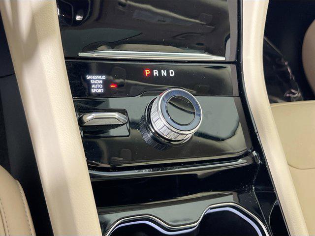 Photo of 2022 Bright White Clearcoat Jeep Grand Cherokee