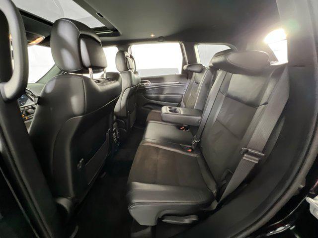Photo of 2022 Diamond Black Crystal Pearlcoat Jeep Grand Cherokee