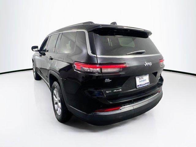 Photo of 2021 Diamond Black Crystal Pearlcoat Jeep Grand Cherokee L