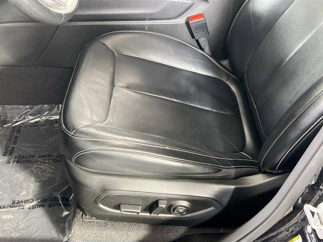 Photo of 2021 Diamond Black Crystal Pearlcoat Jeep Grand Cherokee L