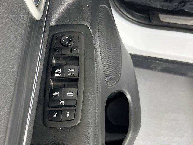 Photo of 2022 Bright White Clearcoat Jeep Grand Cherokee