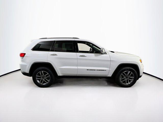 Photo of 2022 Bright White Clearcoat Jeep Grand Cherokee
