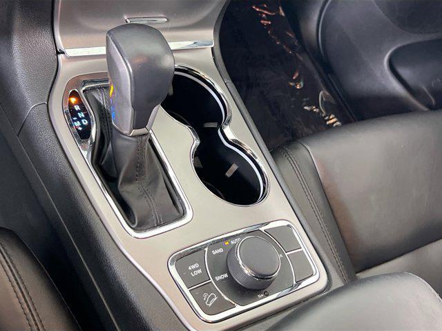 Photo of 2022 Bright White Clearcoat Jeep Grand Cherokee