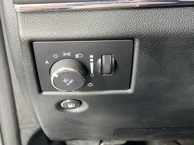 Photo of 2022 Bright White Clearcoat Jeep Grand Cherokee