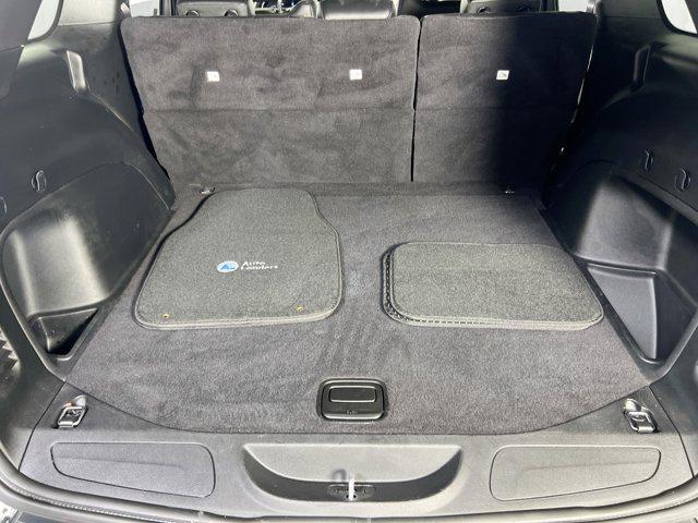 Photo of 2022 Bright White Clearcoat Jeep Grand Cherokee