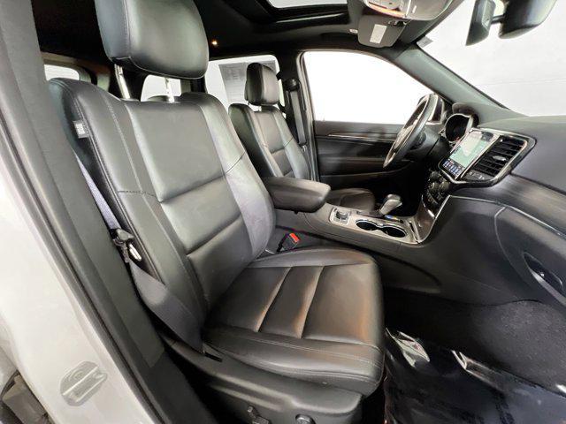 Photo of 2022 Bright White Clearcoat Jeep Grand Cherokee