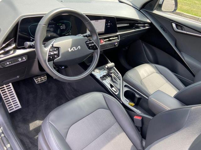 Photo of 2023 Steel Gray Kia Niro