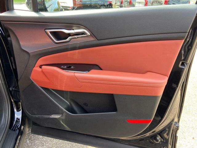 Photo of 2023 Ebony Black Kia Sportage
