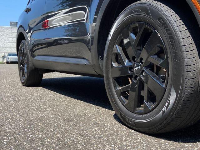 Photo of 2022 Gravity Gray Kia Sorento