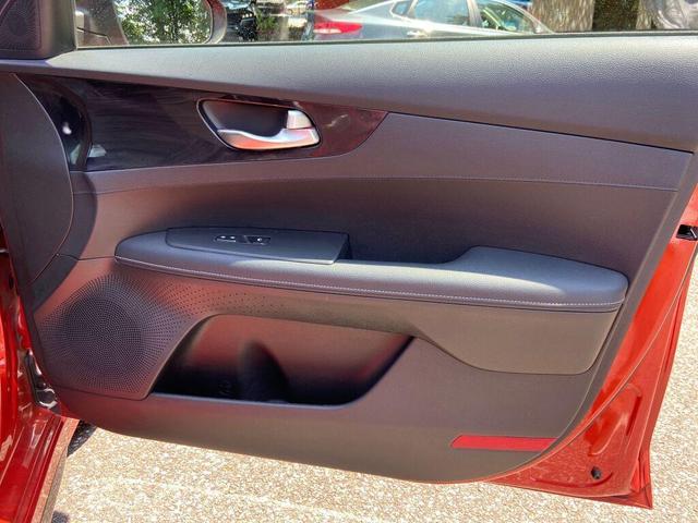 Photo of 2022 Fire Orange Kia Forte