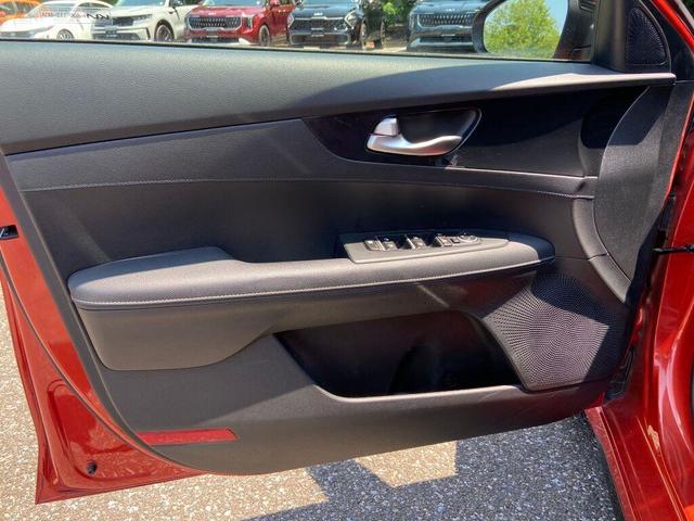 Photo of 2022 Fire Orange Kia Forte