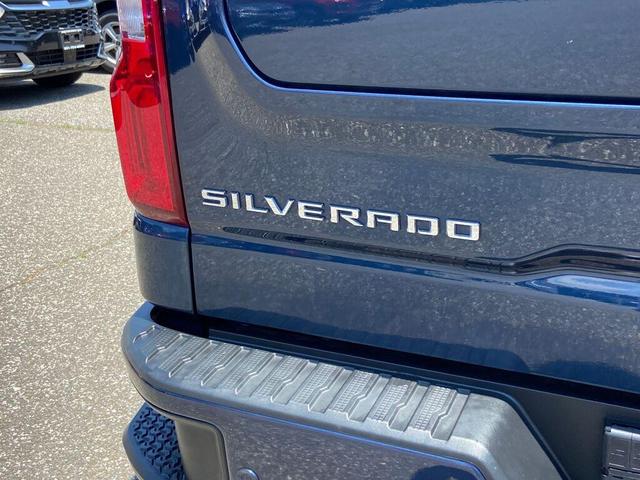 Photo of 2022 Northsky Blue Metallic Chevrolet Silverado 1500