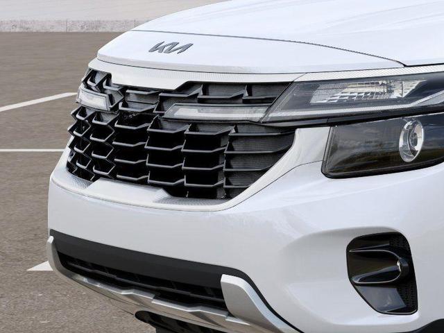 Photo of 2025 Clear White / Black Roof Kia Seltos