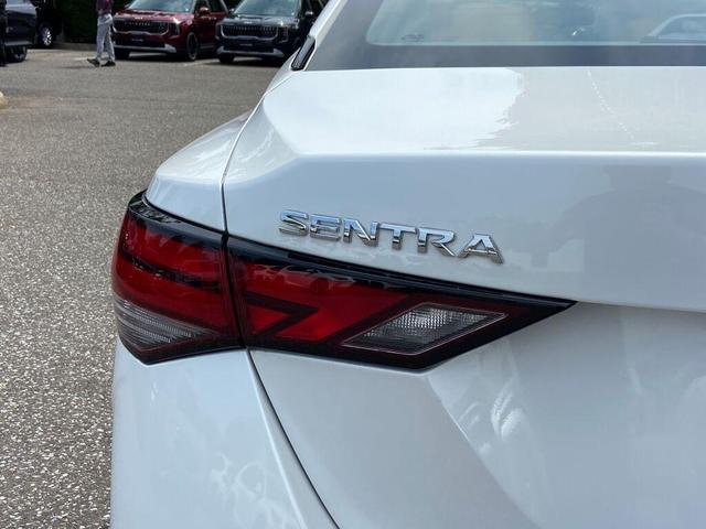 Photo of 2024 Aspen White Nissan Sentra
