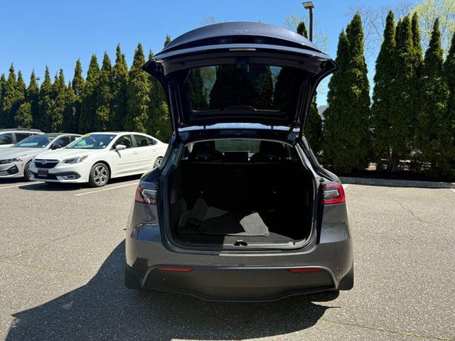 Photo of 2021 Gray Tesla Model Y
