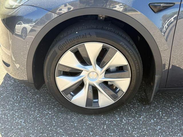 Photo of 2021 Gray Tesla Model Y