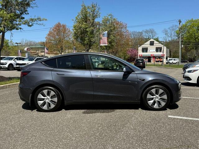 Photo of 2021 Gray Tesla Model Y