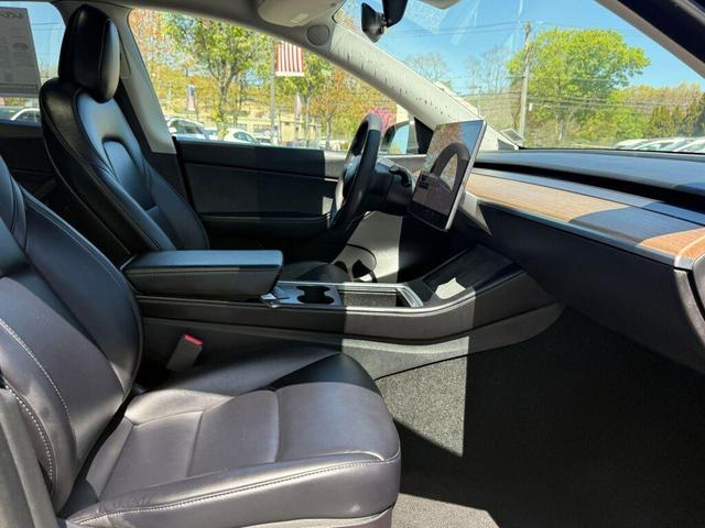 Photo of 2021 Gray Tesla Model Y