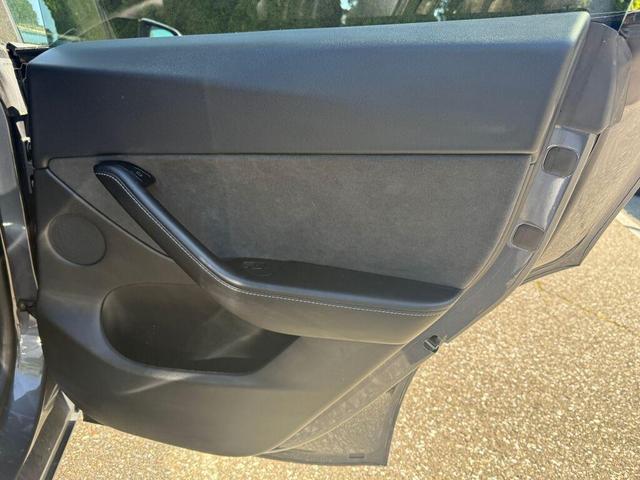 Photo of 2021 Gray Tesla Model Y