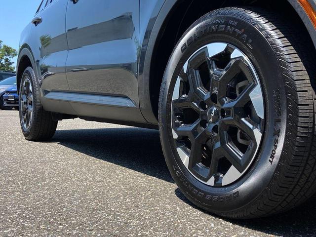 Photo of 2025 Gravity Gray Kia Sorento