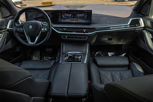 Photo of 2024 Black Sapphire Metallic BMW X5