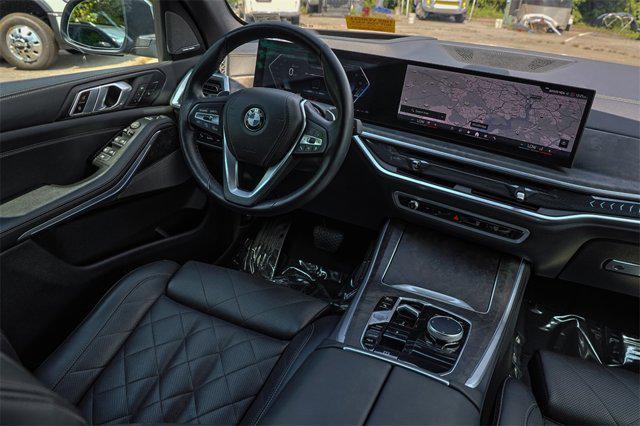 Photo of 2024 Black Sapphire Metallic BMW X5