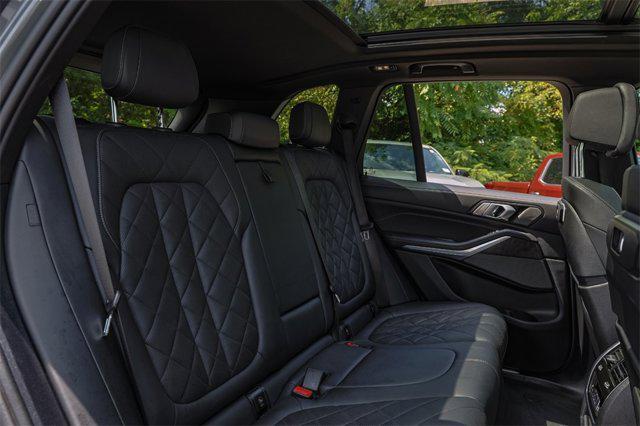Photo of 2024 Black Sapphire Metallic BMW X5