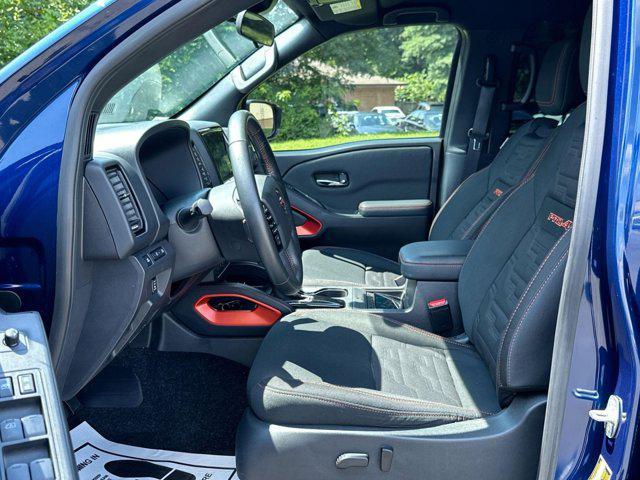 Photo of 2023 Deep Blue Pearl Nissan Frontier