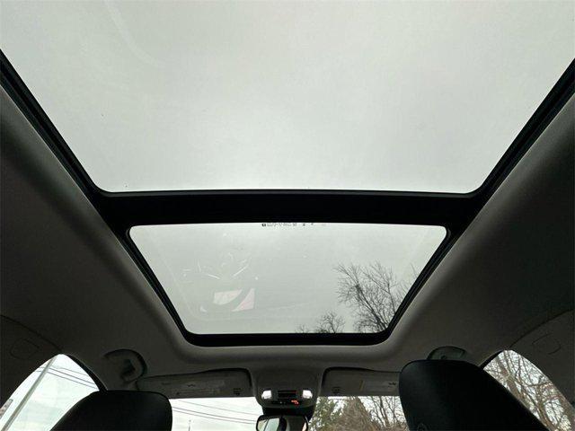 Photo of 2025 Ebony Twilight Metallic Buick Envision