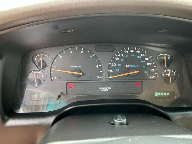 Photo of 2001 MAROON Dodge Dakota