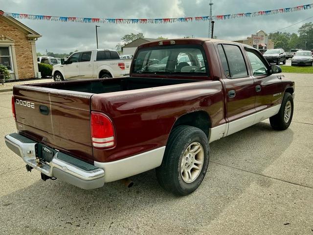 Photo of 2001 MAROON Dodge Dakota