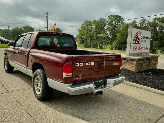 Photo of 2001 MAROON Dodge Dakota