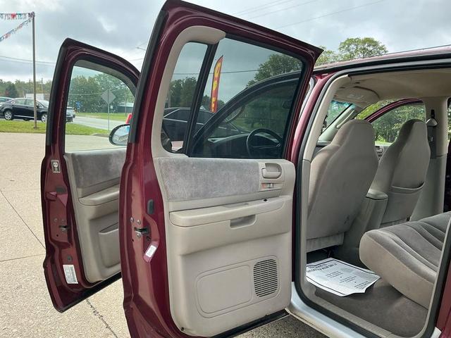 Photo of 2001 MAROON Dodge Dakota