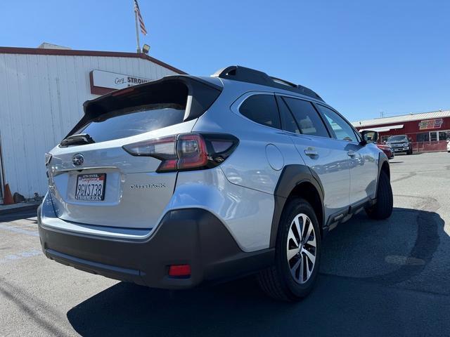 Photo of 2023 Ice Silver Metallic Subaru Outback