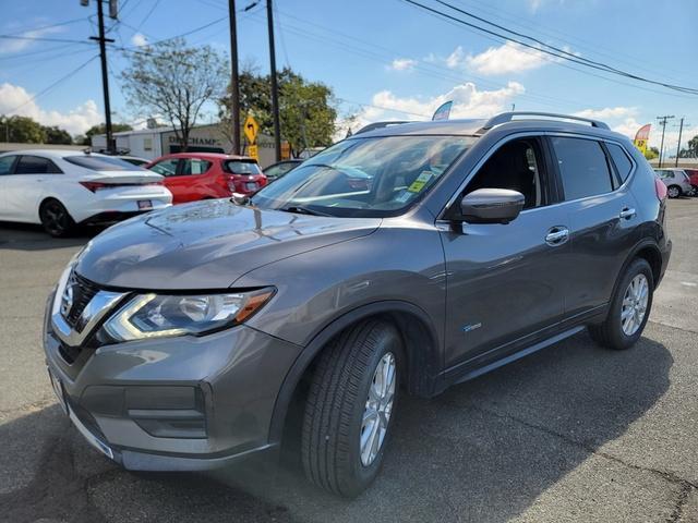 Photo of 2017 Gun Metallic Nissan Rogue Hybrid