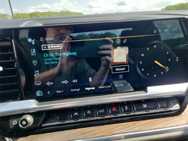 Photo of 2025 Summit White Chevrolet Silverado 1500