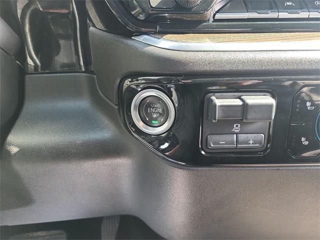 Photo of 2025 Summit White Chevrolet Silverado 1500